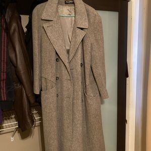 Trent coat Size L very good condition